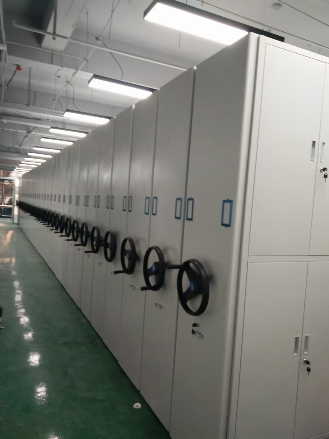科薈種業股份有限公司密集架安裝現場